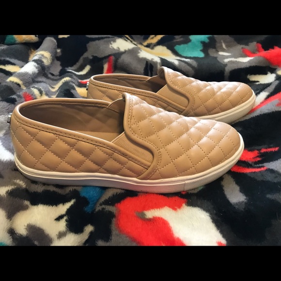 Steve Madden Slip ons - Picture 5 of 5